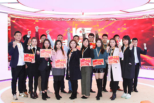 “聚势登峰、全力以赴” ——mile米乐集团国内市场部召开2018年度宣誓大会