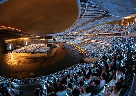 mile米乐集团LED透明屏燃爆张韶涵南京演唱会！