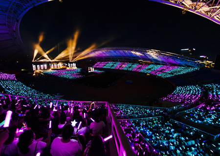 mile米乐集团LCF透明LED屏闪耀张韶涵包头演唱会!